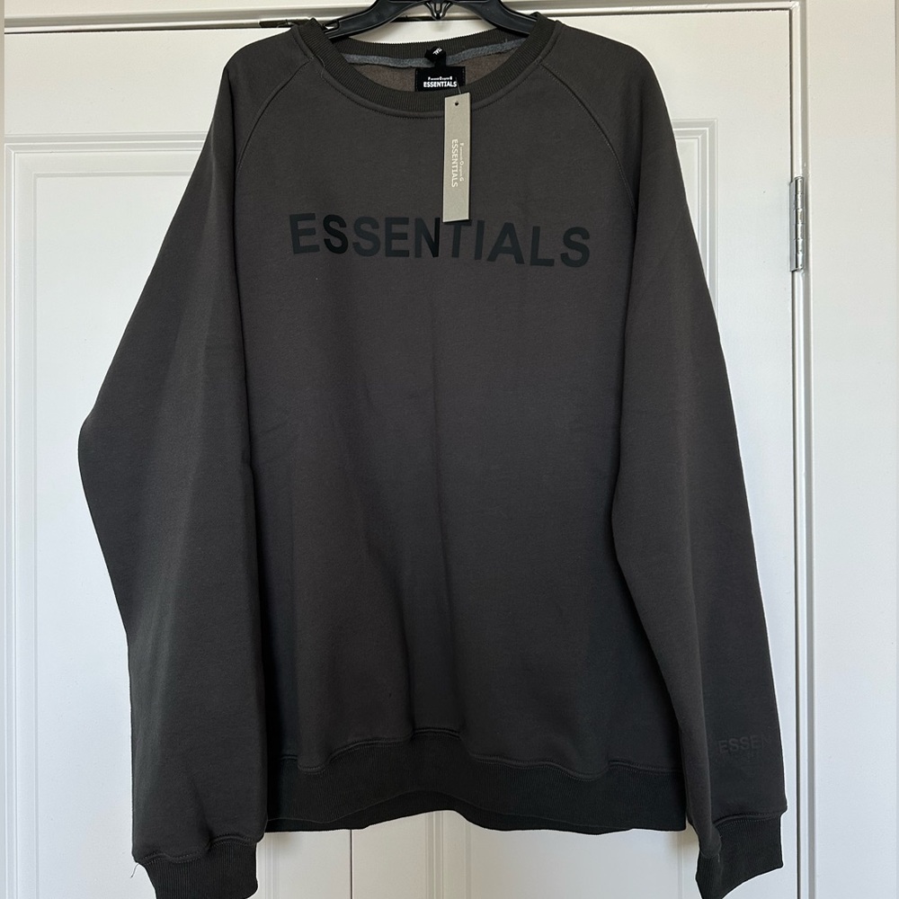 Men’s Essentials Sweatshirt